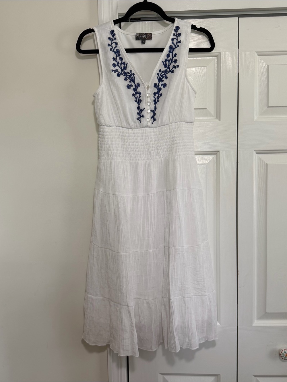 Anthropologie J Gee White Gauze Like V Neck Embroidered Dress Size PS